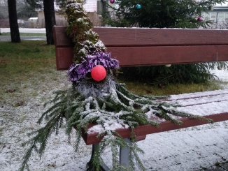 Skverelyje apsigyveno nykštukai 